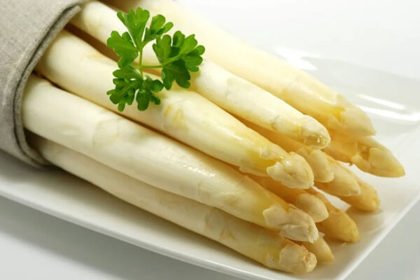Les asperge, spécialité de Village-Neuf