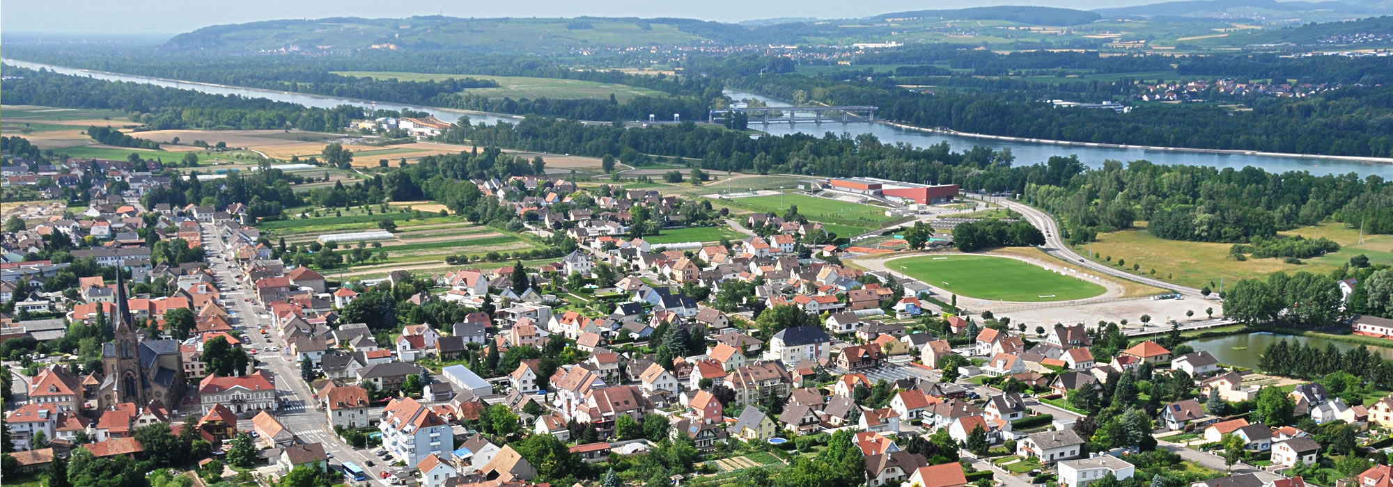 Vue aérienne de Village Neuf (Haut-Rhin)